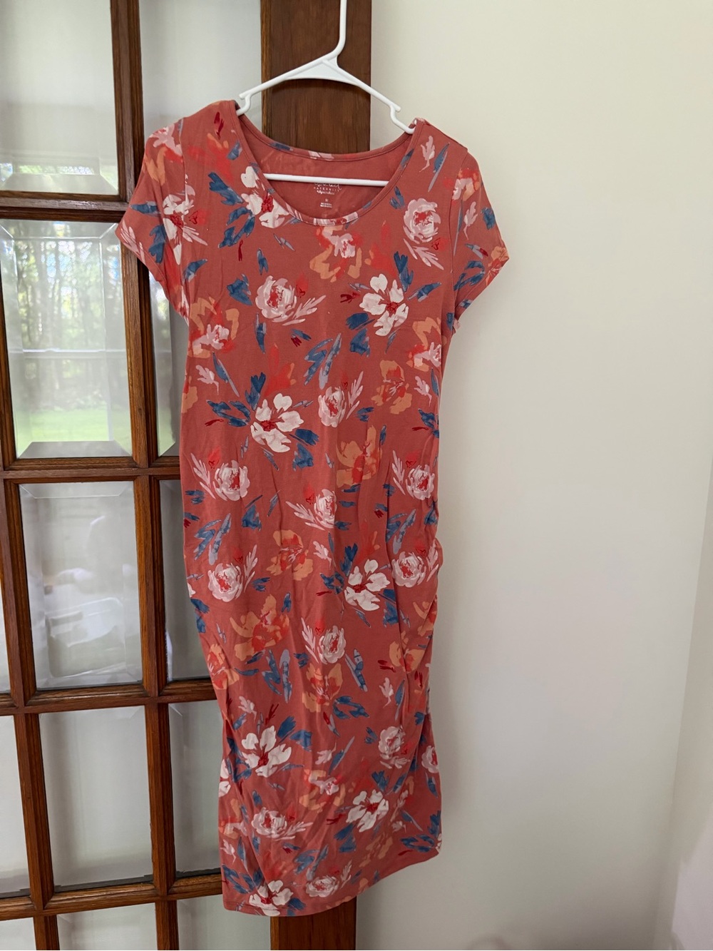 Maternity Floral Short-Sleeve Midi Dress in Coral